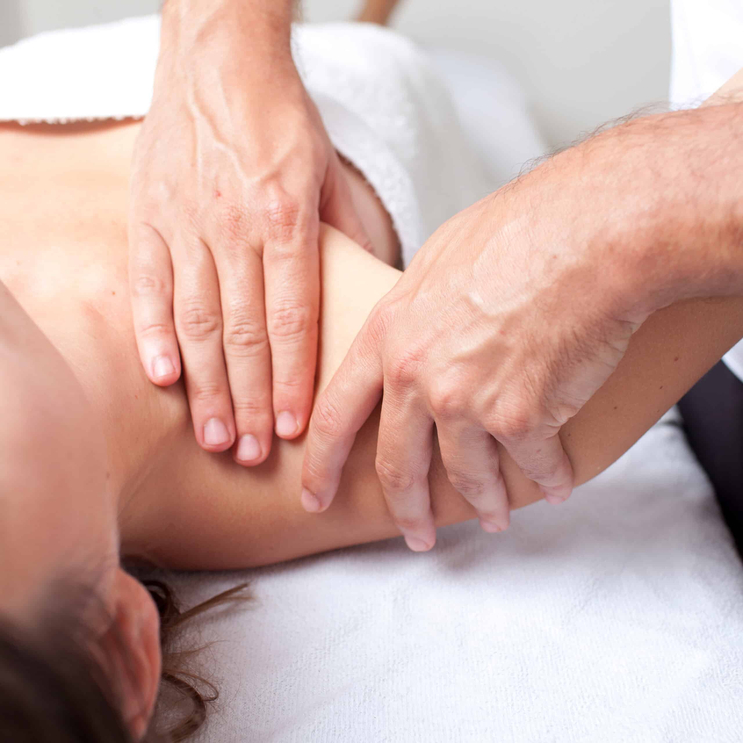 Hausarzt Praxis Söchtenau - Leistung - Chirotherapie Hausarzt Praxis Söchtenau - Leistung - Chirotherapie